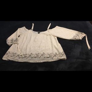 Torrid▪️Cold Shoulder Top